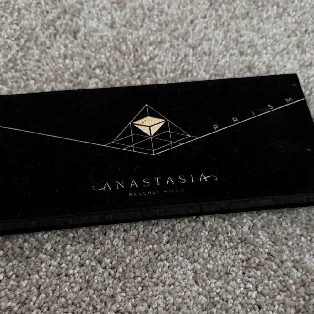 Anastasia Beverly Hills eyeshadow